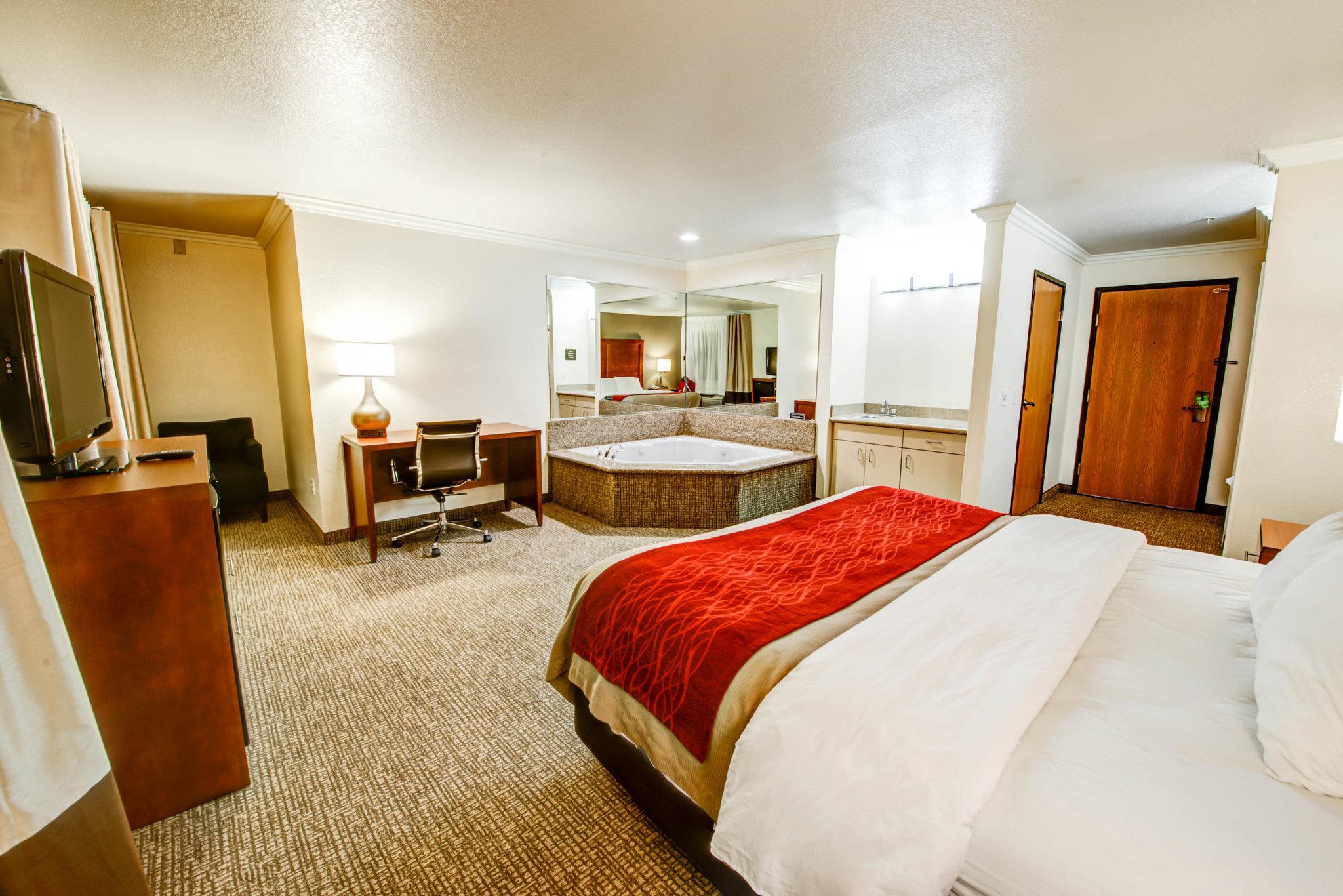 Comfort Hotel 3*